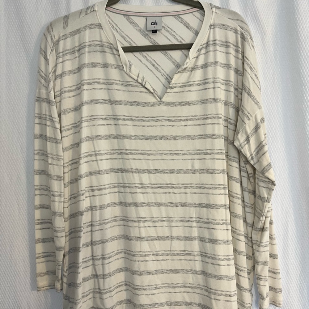 CAbi ATC Habit Tee #5930 | Women's Cream and Gray Striped Top Small